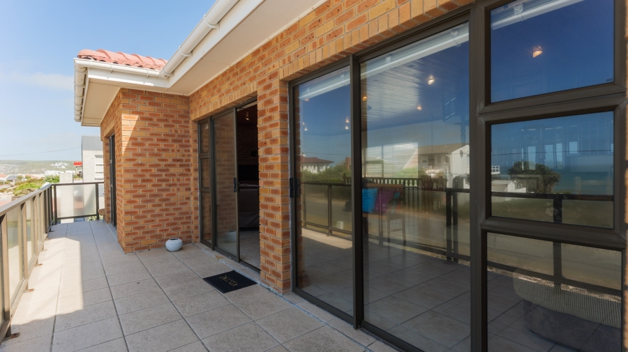 5 Bedroom Property for Sale in Oceanview Heights Western Cape